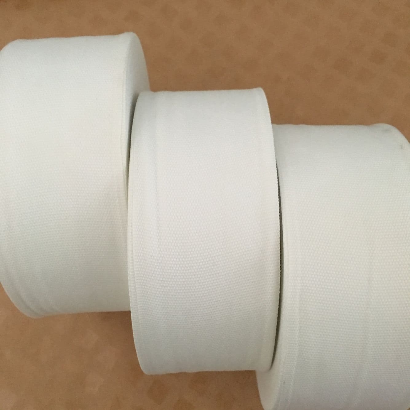 Electrical insulation heat shrinkable tape